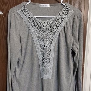 Dressfo gray sweater with swirl designs